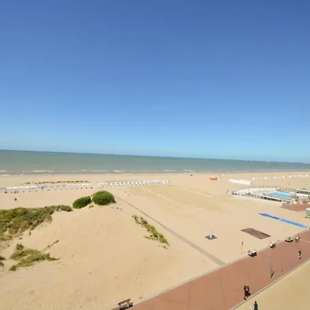 Brit0501 With A Beautiful View Of The Apartment Oostduinkerke